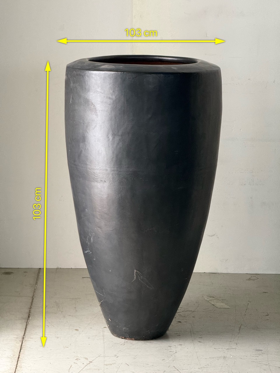 Grande vaso in cotto nero